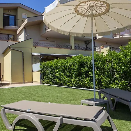 Giuvra Garden House Casa de Férias