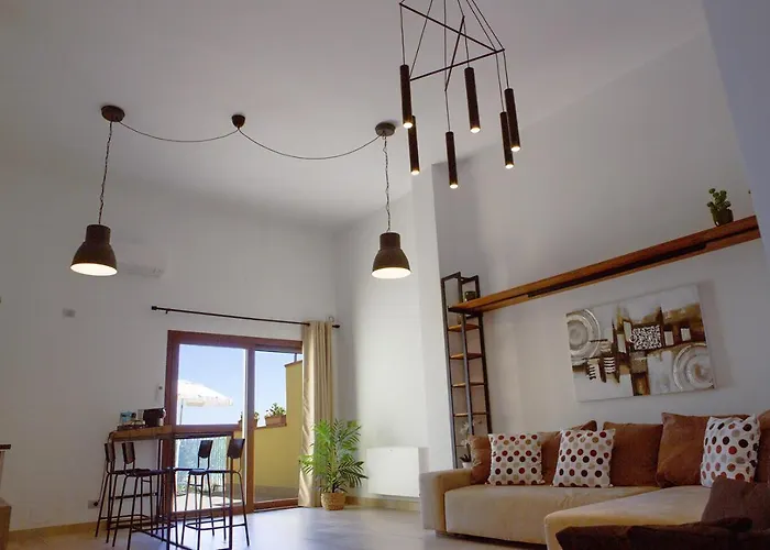 Giuvra Garden House *